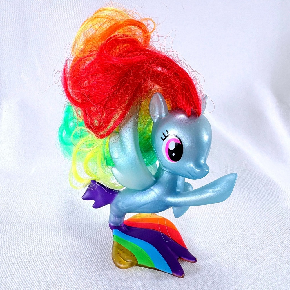 Hasbro My Little Pony Rainbow Dash Seapony Figure Blue Rainbow Hair Glitter 2017